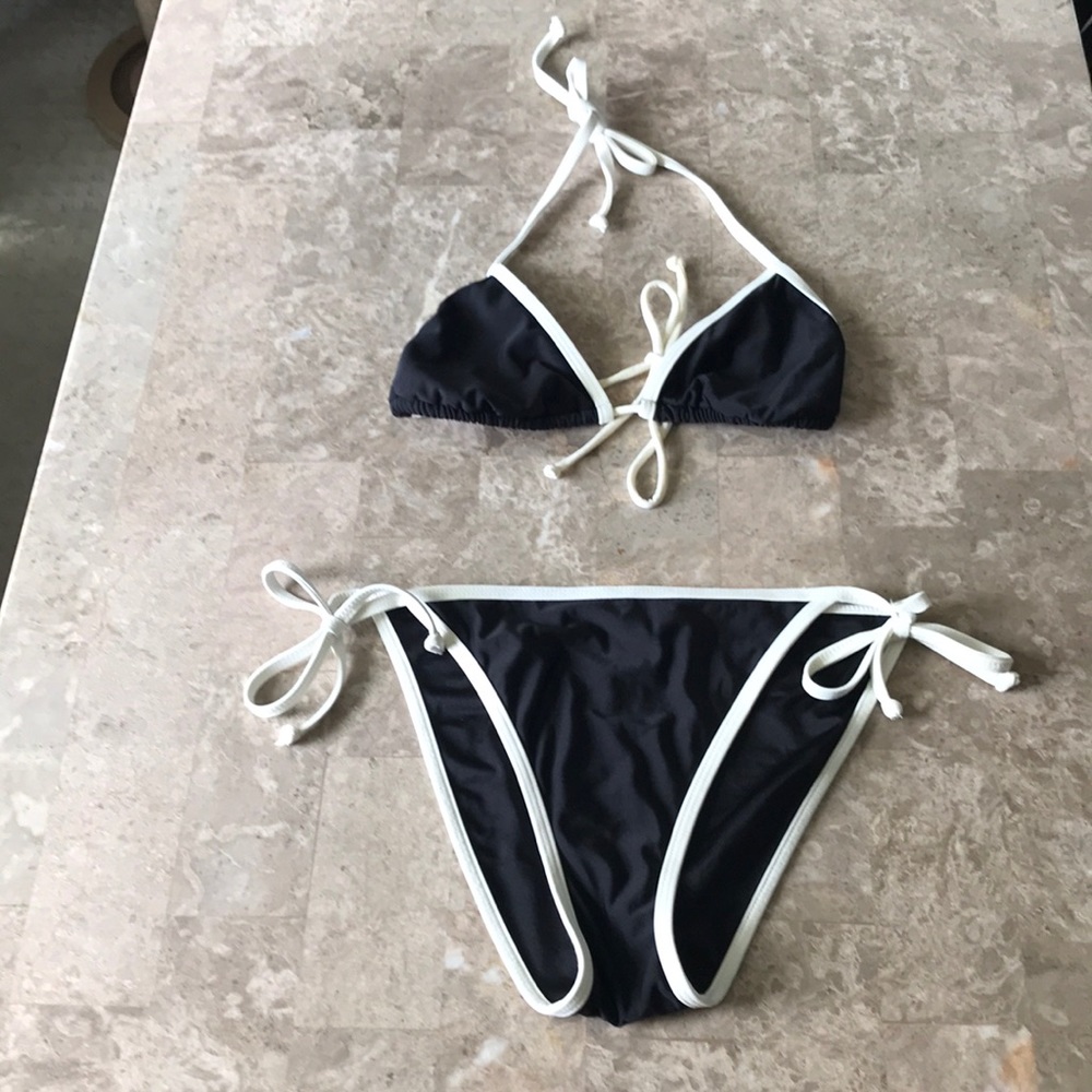 🙀Black Bikini Bottom “Robert Moses” Medium